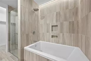 313 W 17th St, Austin, TX 78701 - Photo 9