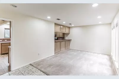 2203 Farnswood Circle, Austin, TX 78704 - Photo 7