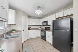 130 Killian Loop, Hutto, TX 78634 - Photo 11