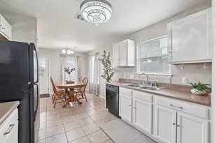 130 Killian Loop, Hutto, TX 78634 - Photo 9