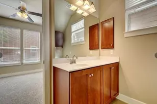 1601 Miriam Ave, Austin, TX 78702 - Photo 23