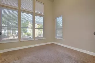 1601 Miriam Ave, Austin, TX 78702 - Photo 11