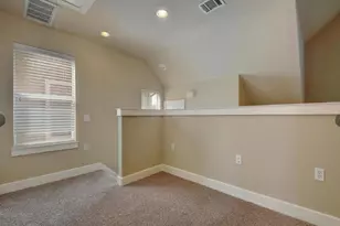 1601 Miriam Ave, Austin, TX 78702 - Photo 13