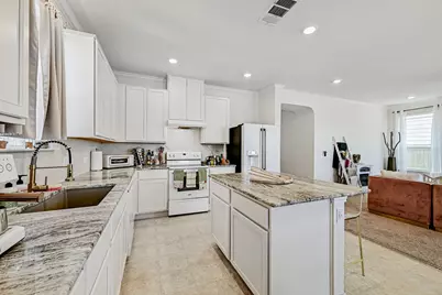 6316 Wagon Spring Street, Del Valle, TX 78617 - Photo 9