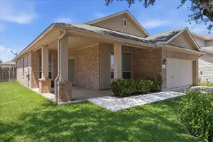 107 Buck Shot Ct, Bastrop, TX 78602 - Photo 3
