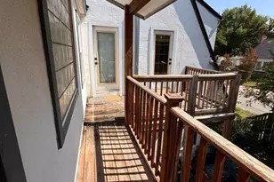 201 W 33rd St, Austin, TX 78705 - Photo 25