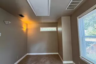 201 W 33rd St, Austin, TX 78705 - Photo 13