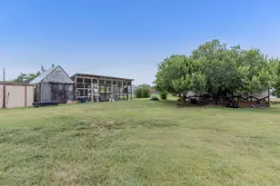 706 Phillip Ln, Liberty Hill, TX 78642 - Photo 11