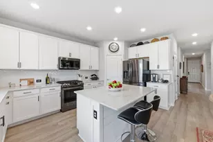 323 Blackbear Dr, Hutto, TX 78634 - Photo 13