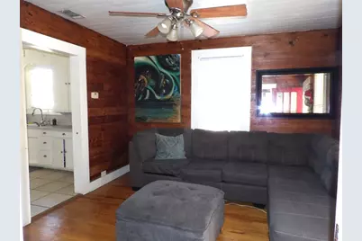 459 E Commerce Street, New Braunfels, TX 78130 - Photo 3