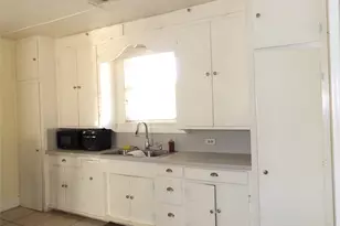 459 E Commerce St, New Braunfels, TX 78130 - Photo 5