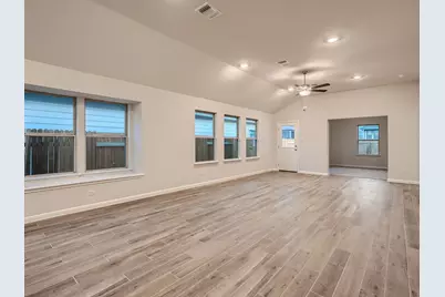 204 Comet Pointe Drive, Georgetown, TX 78628 - Photo 3