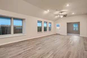 204 Comet Pointe Dr, Georgetown, TX 78628 - Photo 3