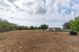 127 Meadow Way, Cedar Creek, TX 78612 - Photo 23