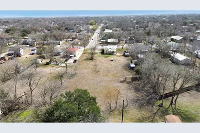703 Bois D'Arc Street, Lockhart, TX 78644 - Photo 31