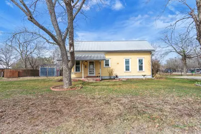 703 Bois D'Arc Street, Lockhart, TX 78644 - Photo 3