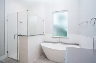 3018 Sunridge Dr, Austin, TX 78741 - Photo 17