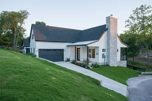 3018 Sunridge Dr, Austin, TX 78741 - Photo 1