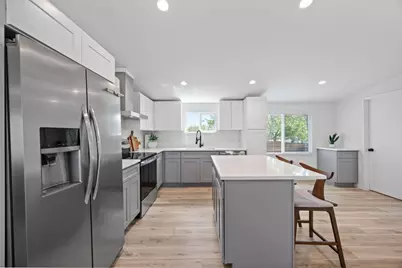 404 E Pecan Street, Taylor, TX 76574 - Photo 7