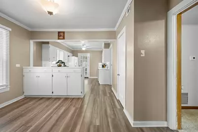 500 W Austin Street, Luling, TX 78648 - Photo 11