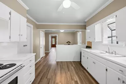 500 W Austin Street, Luling, TX 78648 - Photo 15