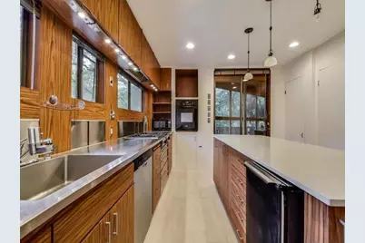 800 Leonard Street, Austin, TX 78705 - Photo 9