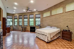 800 Leonard St, Austin, TX 78705 - Photo 17