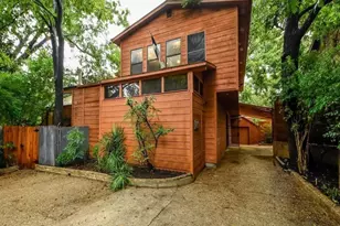 800 Leonard St, Austin, TX 78705 - Photo 3