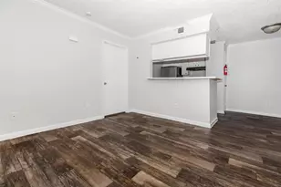 10402 Sandpiper Dr, Houston, TX 77096 - Photo 3