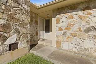 2711 Sunny Ln, Taylor, TX 76574 - Photo 3