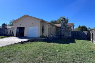 2711 Sunny Ln, Taylor, TX 76574 - Photo 3