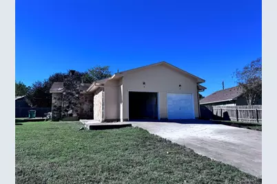 2711 Sunny Lane, Taylor, TX 76574 - Photo 1
