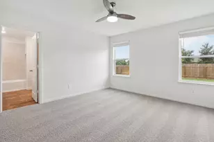 1040 Riverdale Cove, Jarrell, TX 76537 - Photo 17