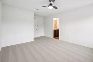 1040 Riverdale Cove, Jarrell, TX 76537 - Photo 19