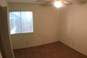 2610 Salado St, Austin, TX 78705 - Photo 9