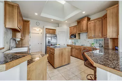 20711 Henry Avenue, Lago Vista, TX 78645 - Photo 9