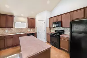 120 Lost Oaks Ct, Liberty Hill, TX 78642 - Photo 5