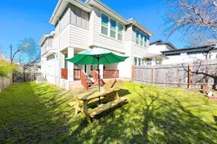 807 E 16th St, Austin, TX 78702 - Photo 25