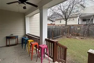 807 E 16th St, Austin, TX 78702 - Photo 23