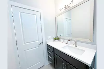 807 E 16th Street #B, Austin, TX 78702 - Photo 21