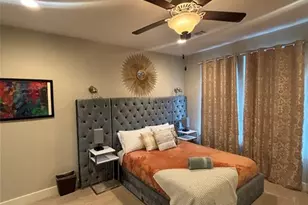 807 E 16th St, Austin, TX 78702 - Photo 13