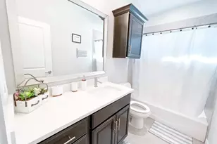 807 E 16th St, Austin, TX 78702 - Photo 17