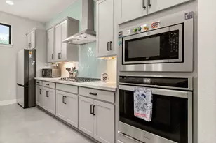 1214 Deloney St, Austin, TX 78721 - Photo 11