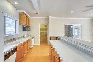 24909 Lakeview Dr, Spicewood, TX 78669 - Photo 9