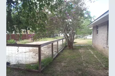 309 Ellis Street, San Marcos, TX 78666 - Photo 11