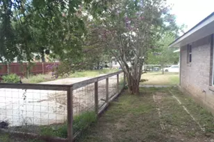 309 Ellis St, San Marcos, TX 78666 - Photo 11