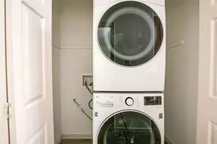 2410 Great Oaks Dr, Round Rock, TX 78681 - Photo 27