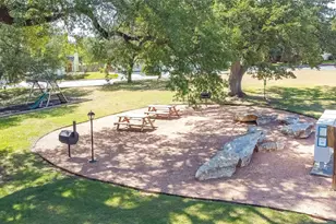 2410 Great Oaks Dr, Round Rock, TX 78681 - Photo 37