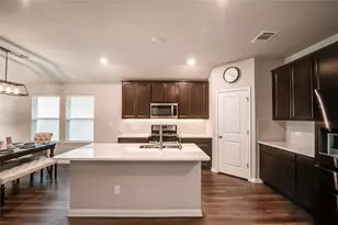 403 Grapefruit Rd, Hutto, TX 78634 - Photo 11