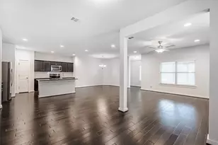 304 Hibiscus Dr, Hutto, TX 78634 - Photo 13